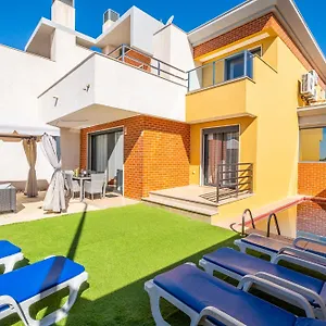  Сasa de vacaciones Cozy With Pool And Barbecue